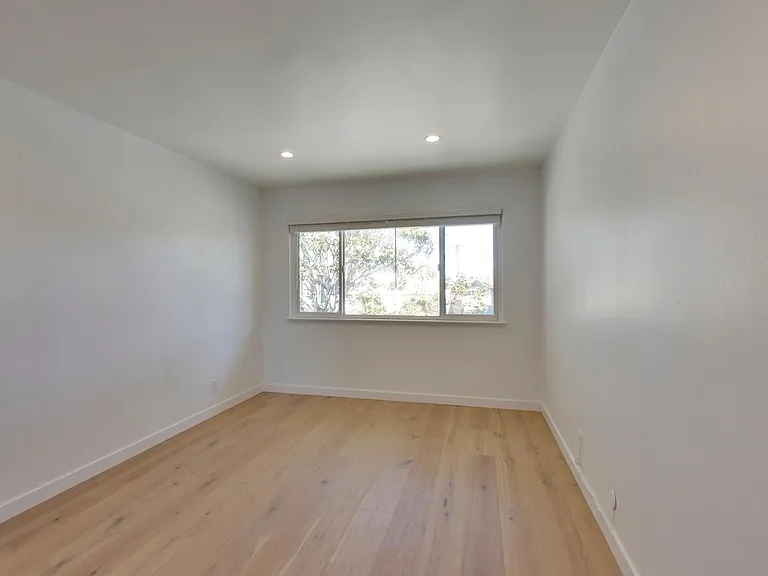 1500 Newlands Ave #206 — Photo 11