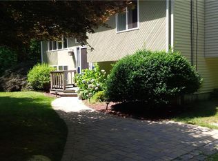 6 Arrowwood Dr, Coventry, RI 02816