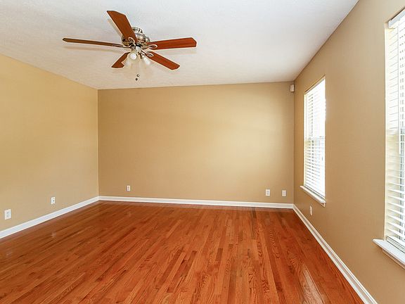 4th image of 10829 Dorton Dr