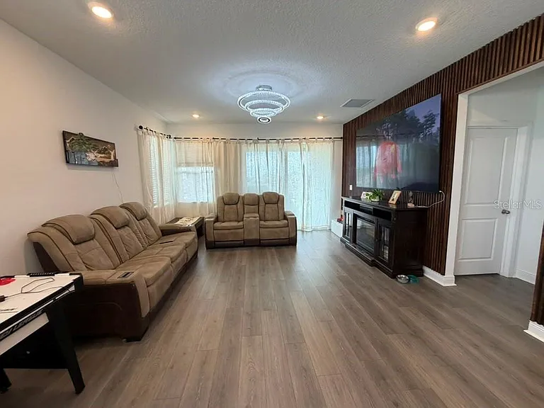 2144 Keystone Pass Blvd — Photo 17