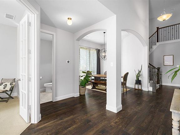 4th image of 4524 Avenida Ln