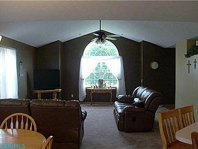 5th image of 324 Fieldridge Dr