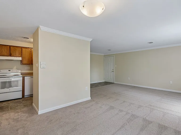 Hickory Hills — Photo 40