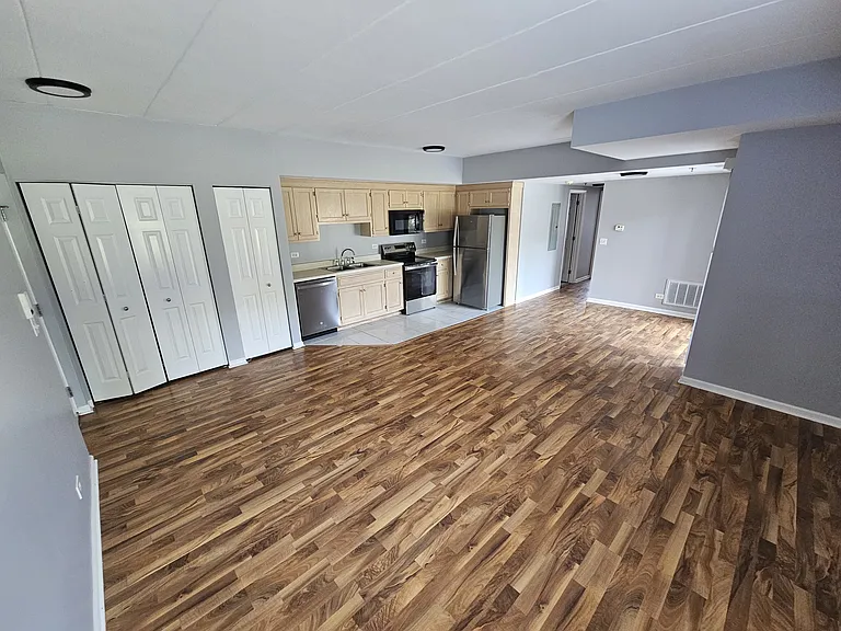 7325 Oakwood Ave #1B — Photo 3