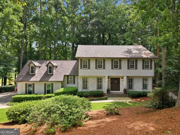 10145 Crescent Hill Ln, Roswell, GA 30076
