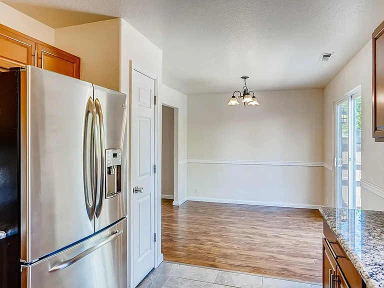 4818 Benton St — Photo 14