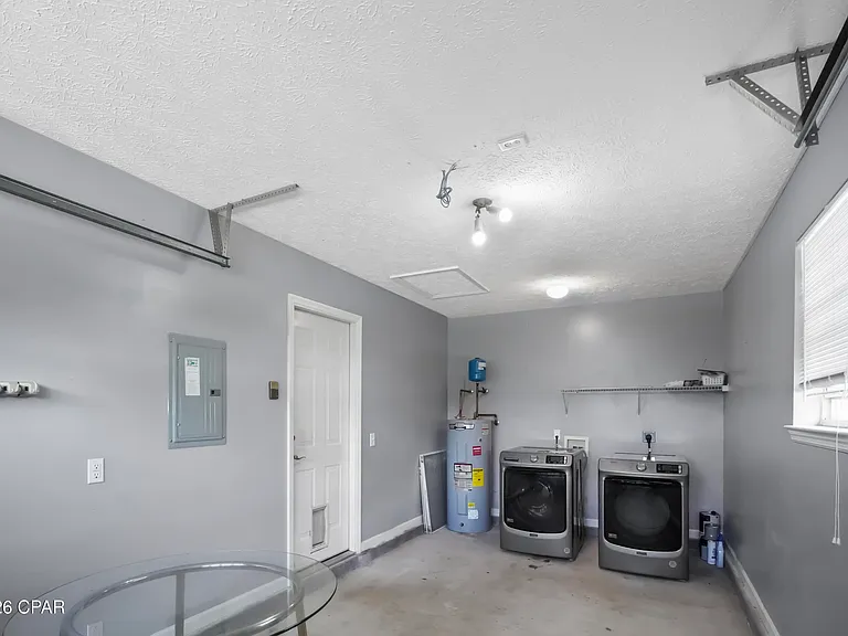 1815 Foster Ave — Photo 38