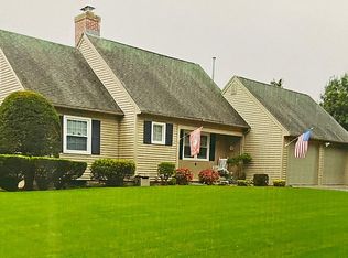 5 Gourley Rd, Springfield, MA 01129