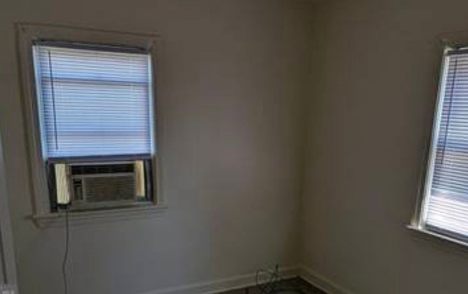 2nd image of 5206 Banks Pl NE