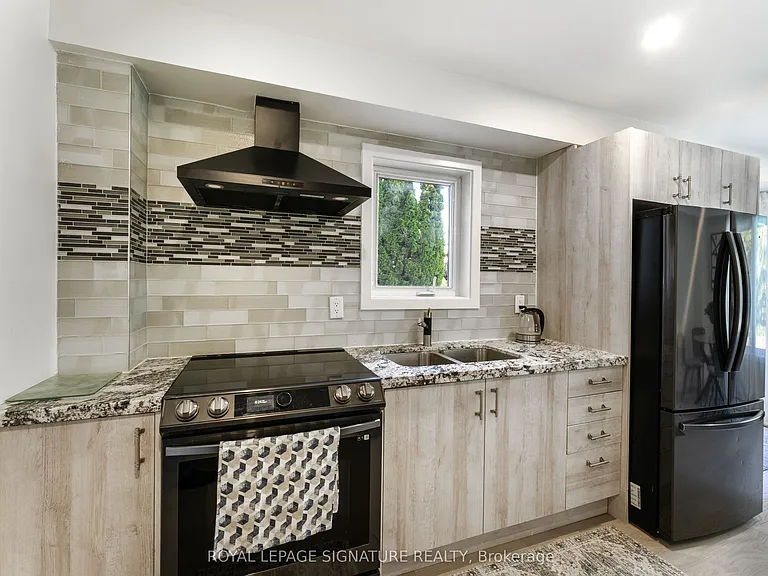 2545 Evelyn Ct — Photo 10