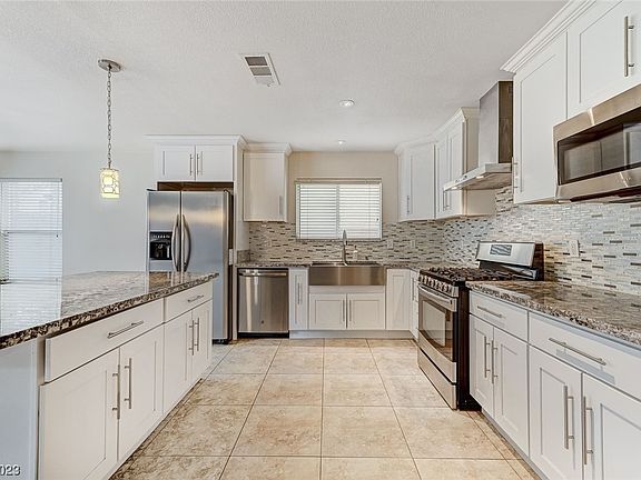 4th image of 10268 Gaeta Pl