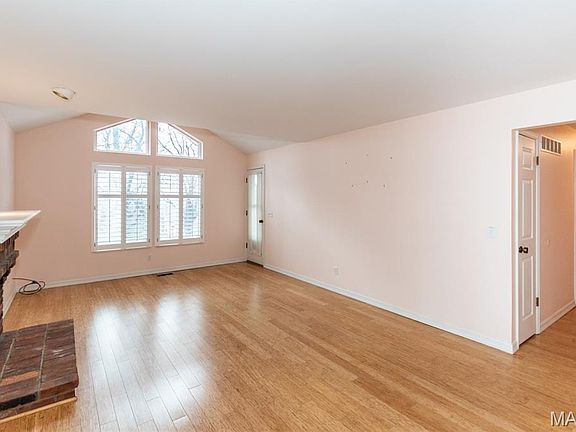 5th image of 39 Ridgeview Circle Ct