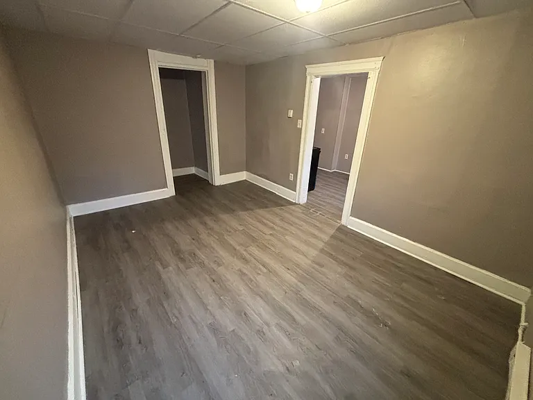409 W Broad St #4 — Photo 8