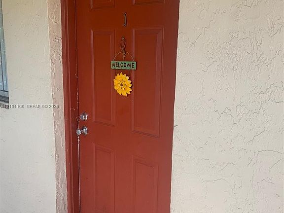 4th image of 300 Nottingham Cir APT J
