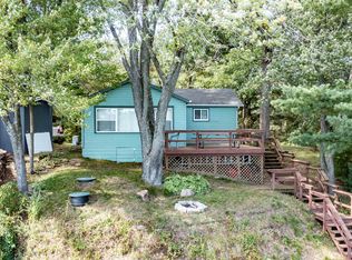 N1566 Johanknecht Ln, Waupaca, WI 54981