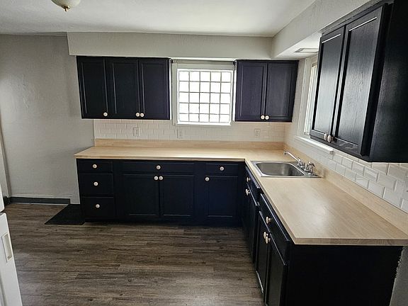 4th image of 622 Baldwin St