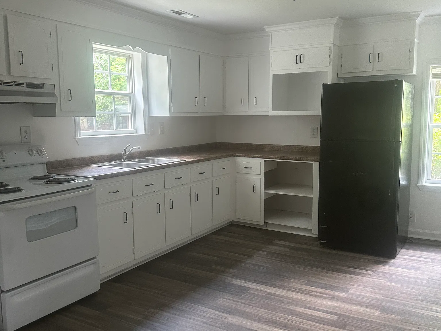 601 Garland Ferry Rd — Photo 2