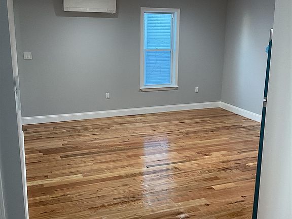 4th image of 46 S 12th Ave Floor 2