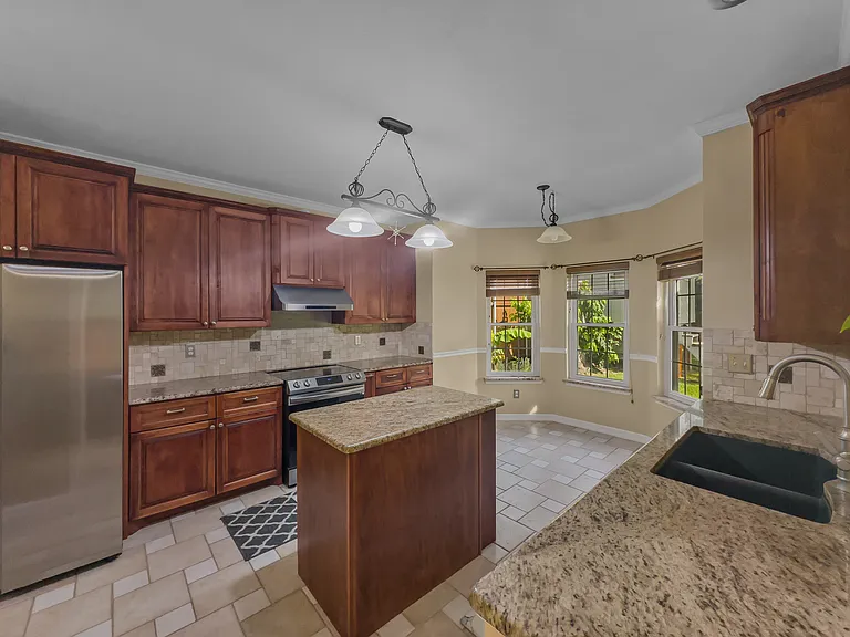 632 Teakwood Dr — Photo 6