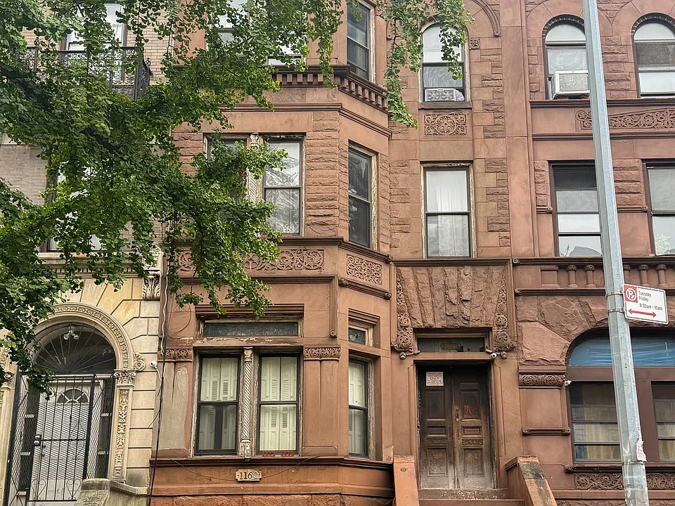 1160 Dean St #PARLOR