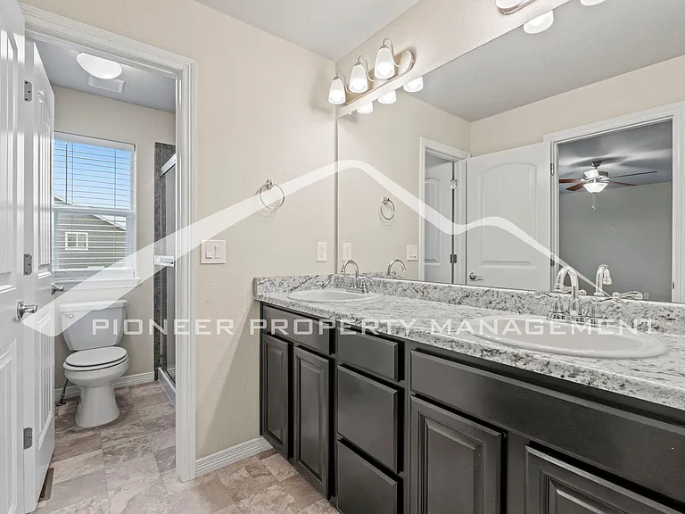 10938 Clarion Dr — Photo 15