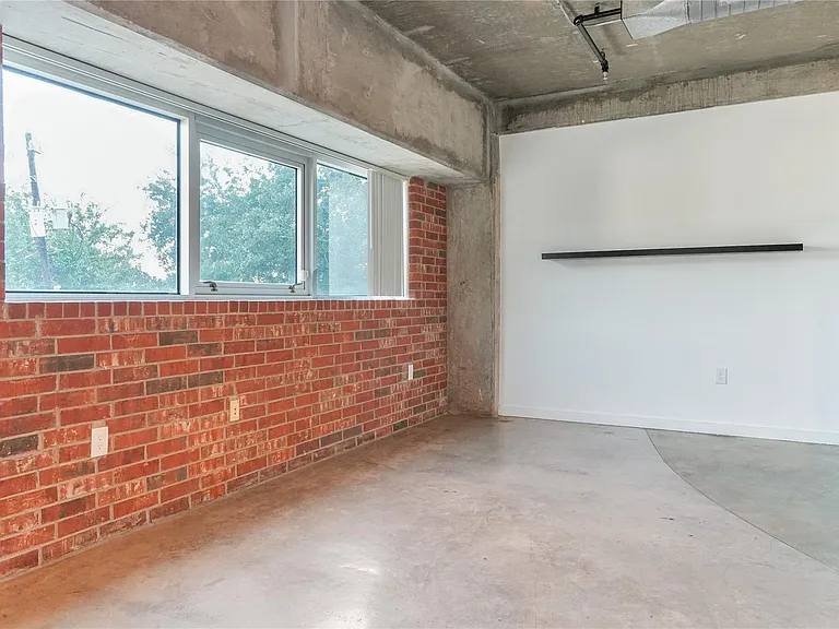 2000 Bagby St #2401 — Photo 31