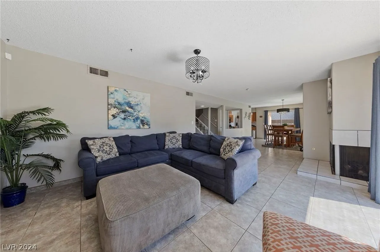 3006 Carruth St — Photo 4