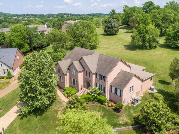 9015 Grey Pointe Dr, Brentwood, TN 37027