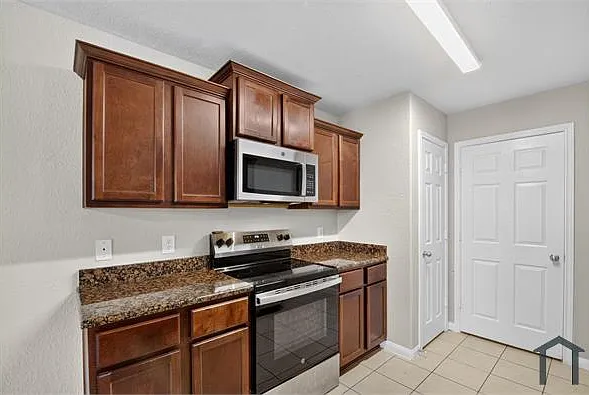 6531 Luckey Sq — Photo 13