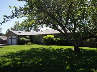 1590 Em Ray Dr, Eugene, OR 97405