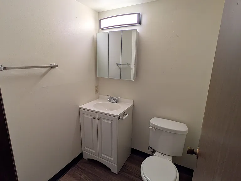 Chateau Apartments — Photo 6