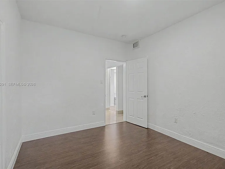 5917 SW 62nd Ter — Photo 14