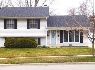 103 W Green Meadows Blvd, Streamwood, IL 60107