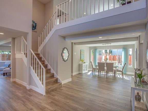 3rd image of 10395 Flora Vista Ave