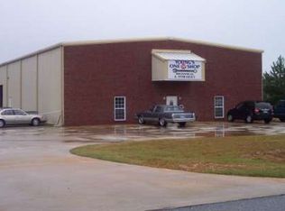 101 James E Williams Dr, Byron, GA 31008