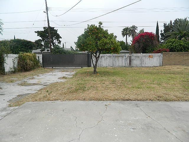 1st image of 212 W Orangewood Ave