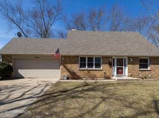 1004 Cardiff Dr, Crystal Lake, IL 60014