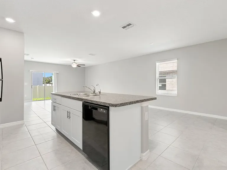 10217 Summer Kiss Ave — Photo 6
