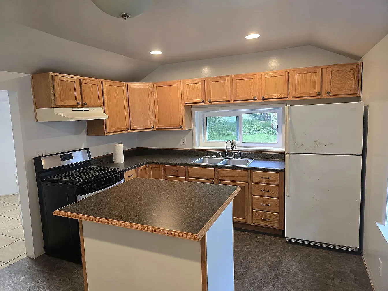 3 bed, 1447 sqft, $1,450 — Photo 3