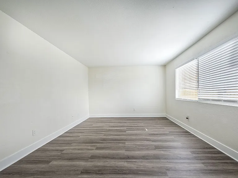 552 Van Houten Ave #A — Photo 9