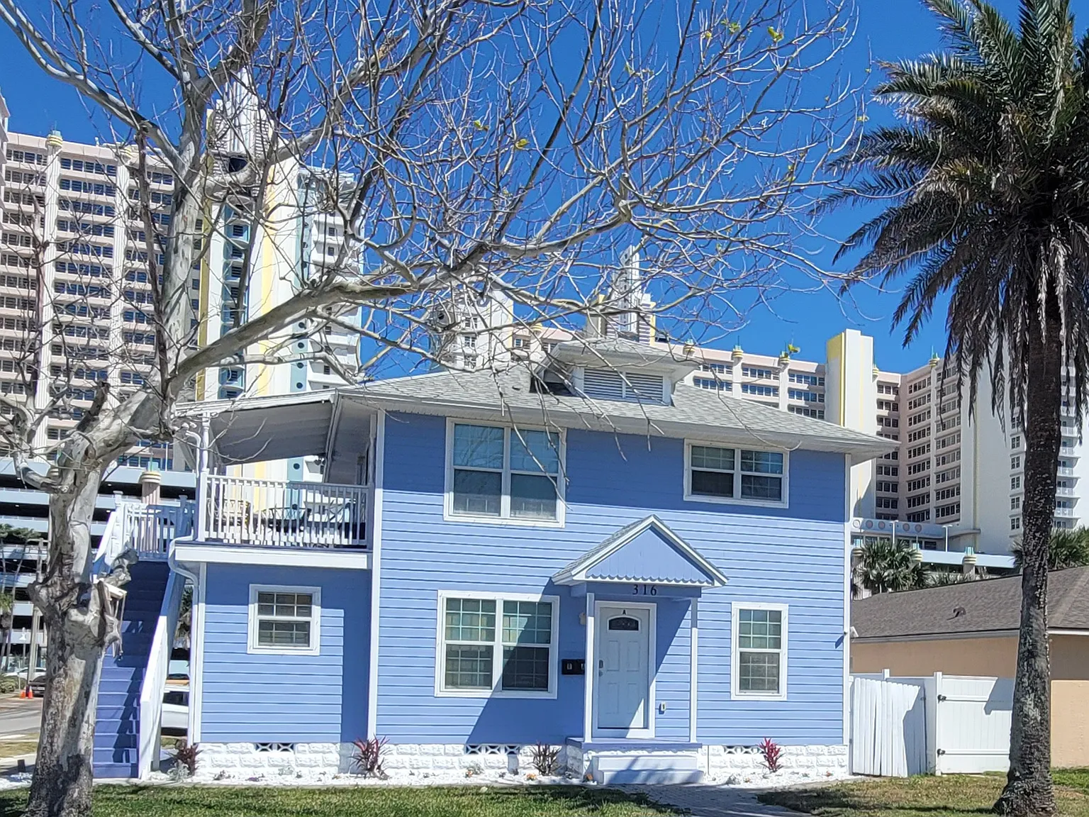 316 N Grandview Ave — Photo 1