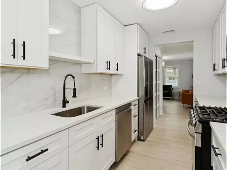 1220 E Rockwell St — Photo 24