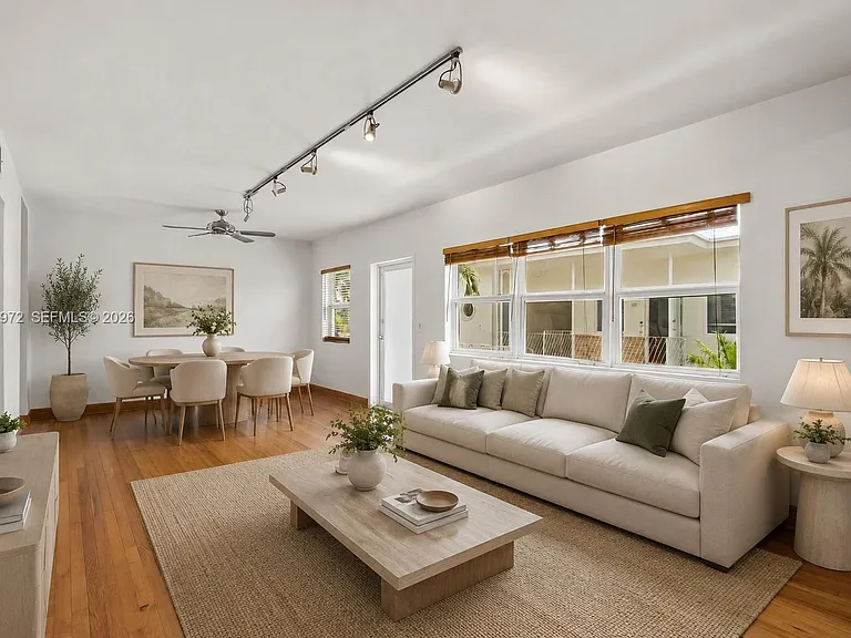 1100 Venetian Way #2B — Photo 7