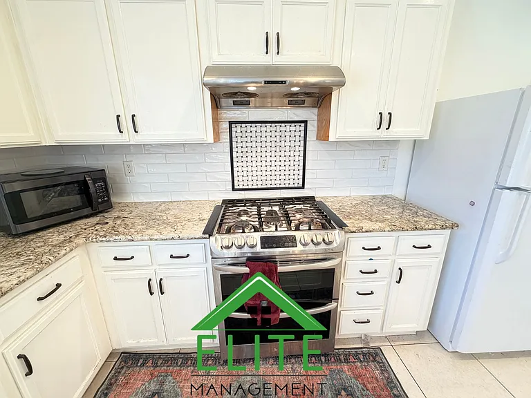 9424 Red Spruce Way — Photo 7
