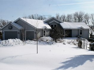 W3736 Oak Acre Dr, Fond Du Lac, WI 54937
