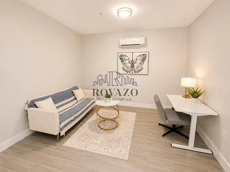 1 bed, 796 sqft, $1,950 — Photo 4