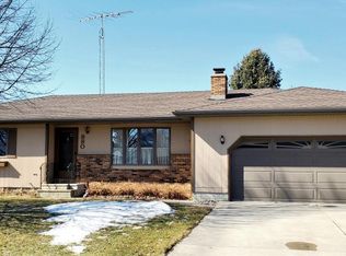 880 Division St, Garner, IA 50438