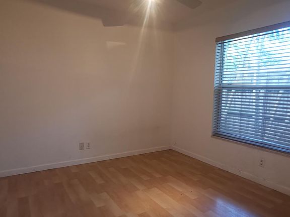 5th image of 1332 NE 16th Ave