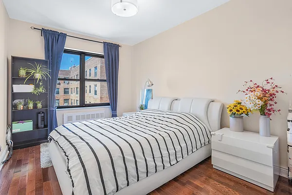 Sold by Daniel Gale Sotheby's International Realty | media 29