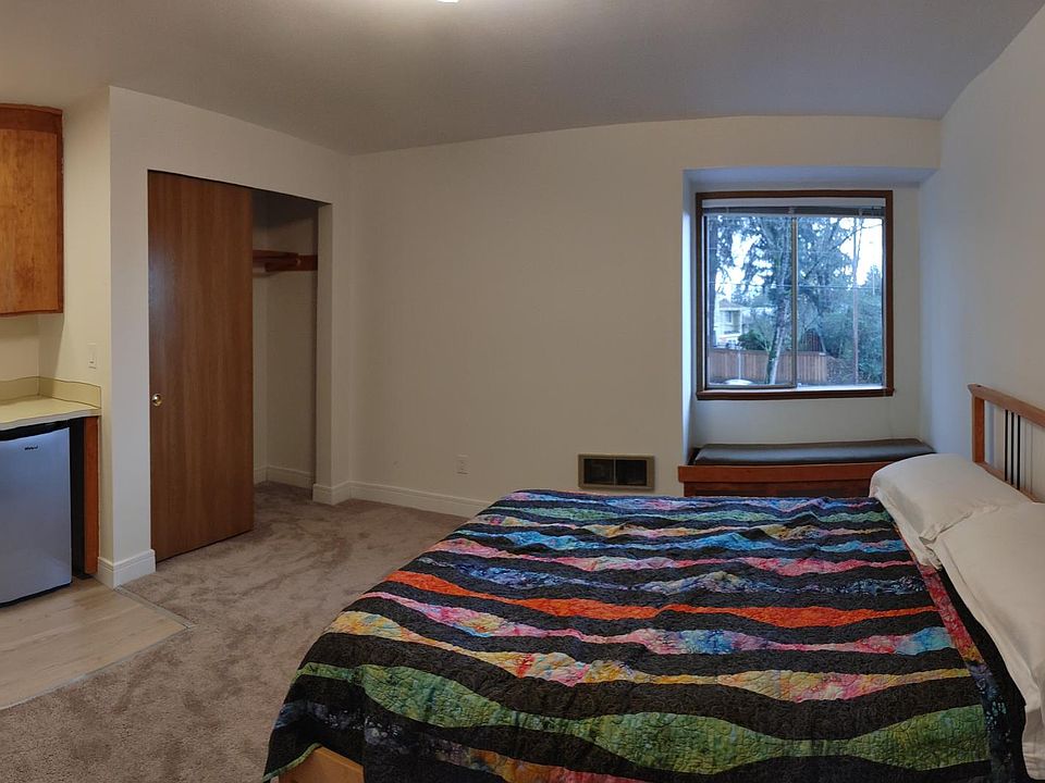 1st image of 12005 NE 83rd St #2
